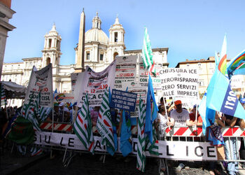 MANIFESTAZIONE CISL UIL CONTRO MANOVRA