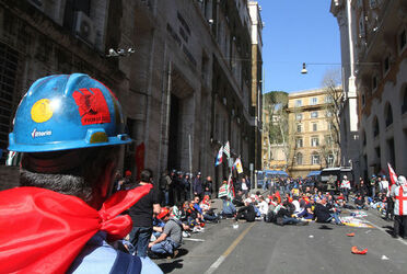 MANIFESTAZIONE LAVORATORI ALCOA MANIFESTAZIONE LAVORATORI ALCOA