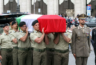 FUNERALI MILITARE UCCISO FUNERALI MILITARE UCCISO
