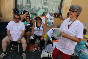 MANIFESTAZIONE LAVORATORI INIDONEI A MONTECITORIO MANIFESTAZIONE LAVORATORI INIDONEI A MONTECITORIO