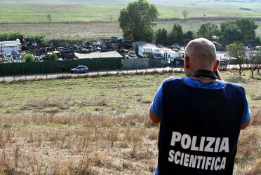 AEREO PRECIPITATO SU SFASCIACARROZZE