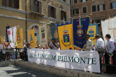 MANIFESTAZIONE PICCOLI COMUNI CONTRO MANOVRA ECONOMICA MANIFESTAZIONE PICCOLI COMUNI CONTRO MANOVRA ECONOMICA