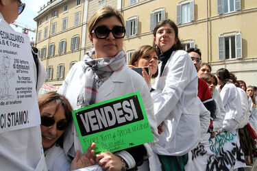PROTESTA GIOVANI SPECIALIZZANDO CONTRO TASSE BORSE DI STUDIO