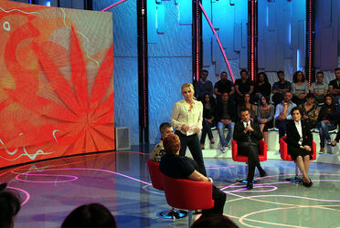 DOMENICA IN COSI E LA VITA DOMENICA IN COSI E LA VITA