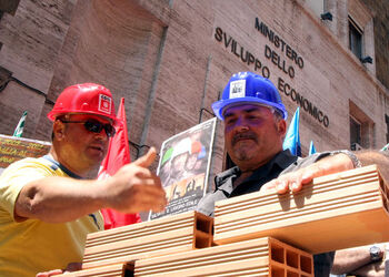 MANIFESTAZIONE LAVORATORI EDILI MANIFESTAZIONE LAVORATORI EDILI