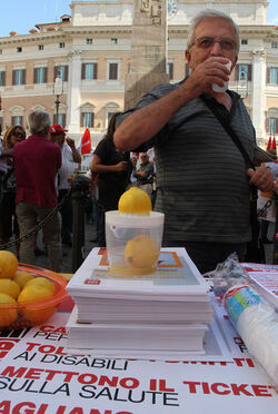 MANIFESTAZIONE CONTRO MANOVRA FINANZIARIA MANIFESTAZIONE CONTRO MANOVRA FINANZIARIA
