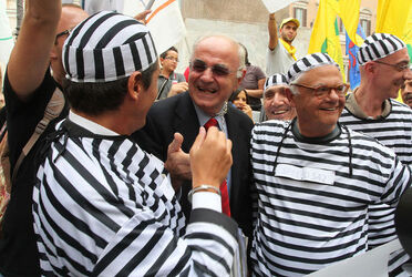 PROTESTA ASSOCIAZIONI CONSUMATORI CONTRO CARO PREZZI