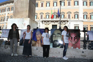 MAN PARENTI VITTIME ABUSI FORZE POLIZIA