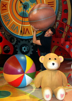 MEDIASET IL BRACCIO E LA MENTE