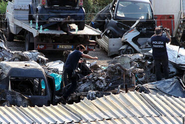 AEREO PRECIPITATO SU SFASCIACARROZZE