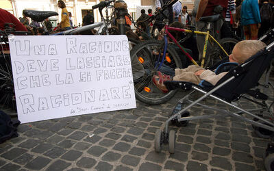 LEZIONI UNIVERSITA DAVANTI MONTECITORIO