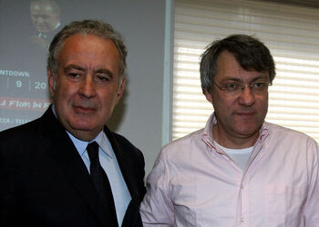 CONFERENZA SIGNORI ENTRA IL LAVORO TUTTI A PIEDI CONFERENZA SIGNORI ENTRA IL LAVORO TUTTI A PIEDI