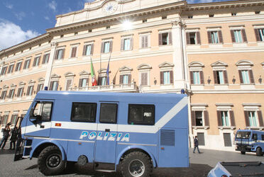 MANIFESTAZIONE INDIGNATOS MONTECITORIO MANIFESTAZIONE INDIGNATOS MONTECITORIO