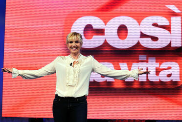 DOMENICA IN COSI E LA VITA DOMENICA IN COSI E LA VITA