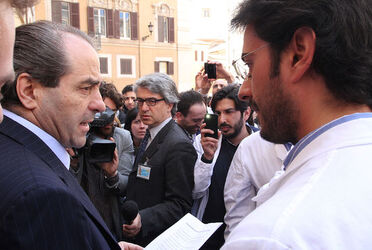 PROTESTA GIOVANI SPECIALIZZANDO CONTRO TASSE BORSE DI STUDIO