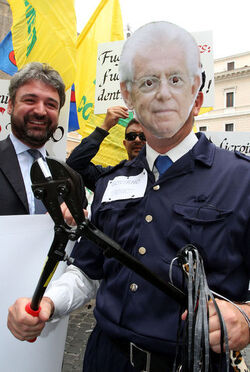 PROTESTA ASSOCIAZIONI CONSUMATORI CONTRO CARO PREZZI