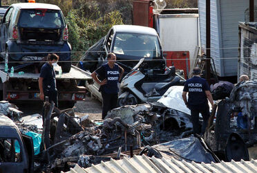 AEREO PRECIPITATO SU SFASCIACARROZZE