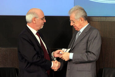 CONFERENZA STAMPA FINE ANNO MARIO MONTI CONFERENZA STAMPA FINE ANNO MARIO MONTI