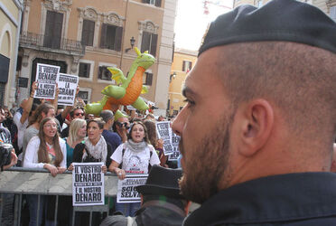 MANIFESTAZIONE INDIGNATOS MONTECITORIO MANIFESTAZIONE INDIGNATOS MONTECITORIO