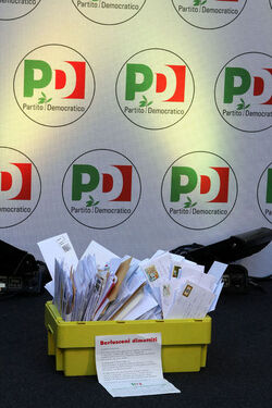 FIRME PER DIMISSIONI BERLUSCONI