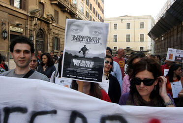 MANIFESTAZIONE CONTRO IL PRECARIATO MANIFESTAZIONE CONTRO IL PRECARIATO