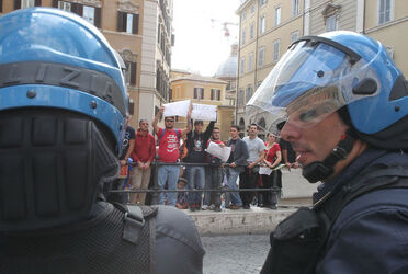 MANIFESTAZIONE INDIGNATOS MONTECITORIO MANIFESTAZIONE INDIGNATOS MONTECITORIO