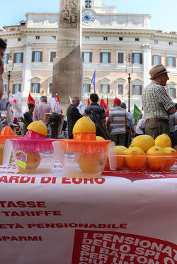 MANIFESTAZIONE CONTRO MANOVRA FINANZIARIA MANIFESTAZIONE CONTRO MANOVRA FINANZIARIA