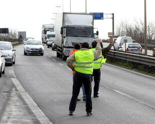 BLOCCO AUTOTRASPORTATORI CONTRO CARO CARBURANTI