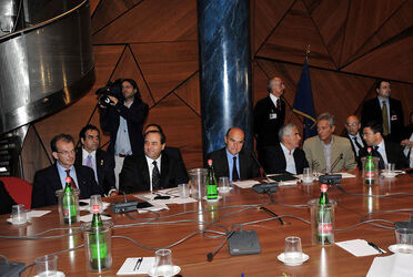 INCONTRO OPPOSIZIONI PARTI SOCIALI