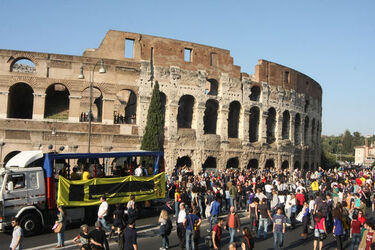 MANIFESTAZIONE CONTRO IL PRECARIATO MANIFESTAZIONE CONTRO IL PRECARIATO