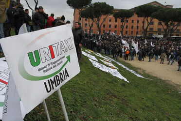 ASSEMBLEA TASSISTI CONTRO LIBERALIZZAZIONI ASSEMBLEA TASSISTI CONTRO LIBERALIZZAZIONI