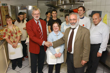 Biasca assegno al gruppo Catering tre Valli