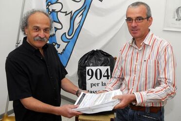 Losone Consegna firme tassa sul sacco