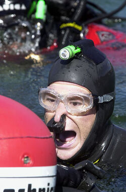 Record mondiale apnea Gaspare Battaglia tenta i 72 metri