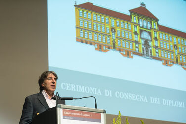 Lugano consegna diplomi Liceo 1