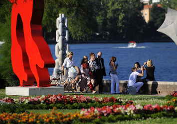 Lugano opere d arte sul lungolago