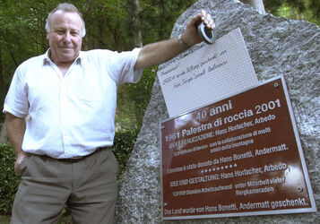 Bellinzona posa targa commemorativa palestra roccia
