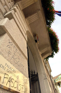 Bellinzona graffiti su Palazzo Governo