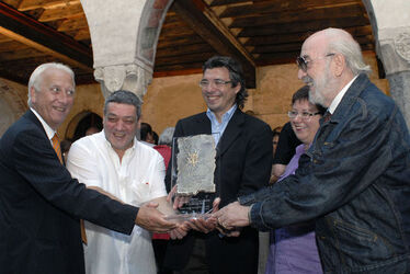 Locarno consegna premio Impronta Viola Locarno consegna premio Impronta Viola