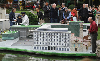 Melide inaugurazione modellino in scala LAC