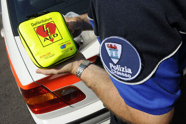 Chiasso defibrillatore polizia comunale