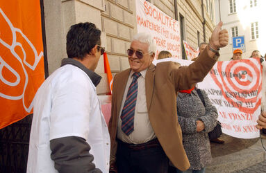 Bellinzona manifestazione contro chiusura cliniche