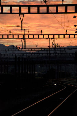 Chiasso tramonto in stazione