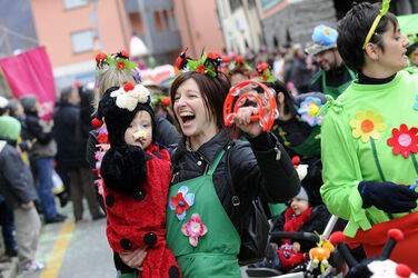 Roveredo GR corteo mascherato carnevale Lingera