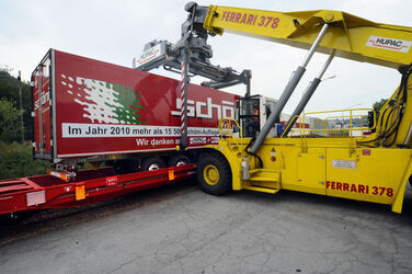 Chiasso HUPAC nuovo carro multi tasca