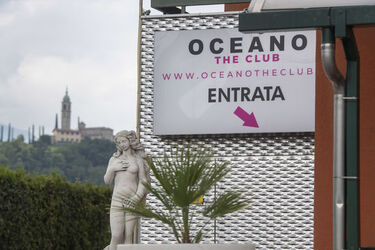 Pazzallo preparativi riapertura casa d appuntamento Bar Oceano Oceano the Club