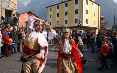 Roveredo carnevale corteo mascherato
