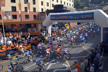 Ciclismo striscione Alpiq