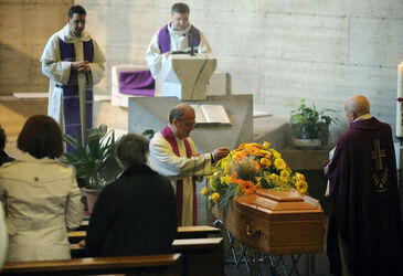 25.02.2012 Lugano funerali Mariuccia Medici