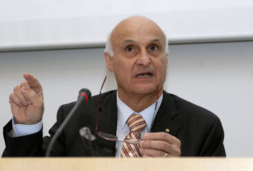 Bellinzona conferenza stampa sui premi di assicuazione malattia 2010